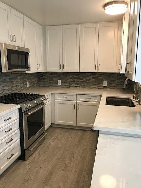 1st image of 307 Waverley St APT 4