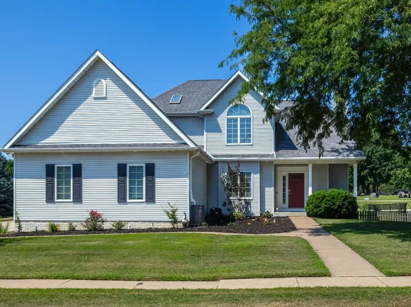 1209 Iowa Dr, Le Claire, IA 52753