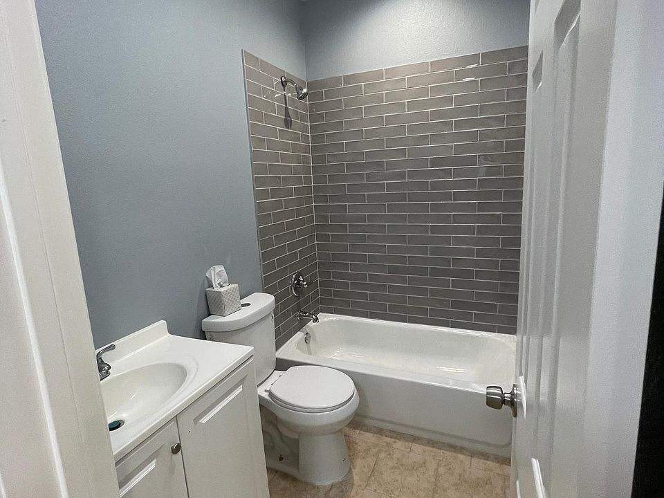 1st image of 9014 Winterset Ave Suite 2