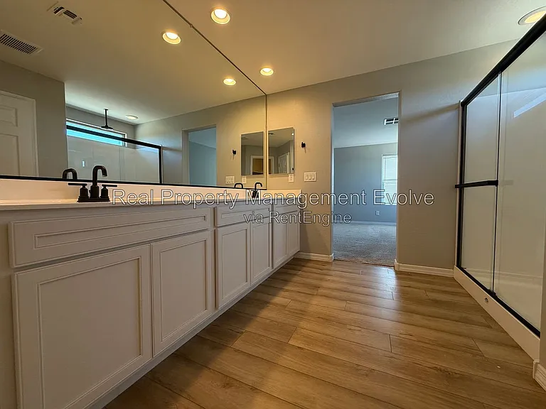 5618 N 87th Dr — Photo 22