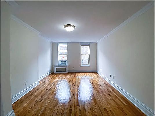 5th image of 33 Saint Marks Pl APT 8
