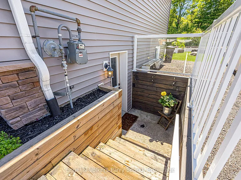 6 Lawrence St #B — Photo 2