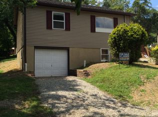 5 Hollow Dr, Canonsburg, PA 15317