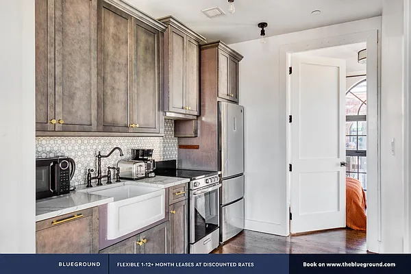 Rented by The Blueground | media 73