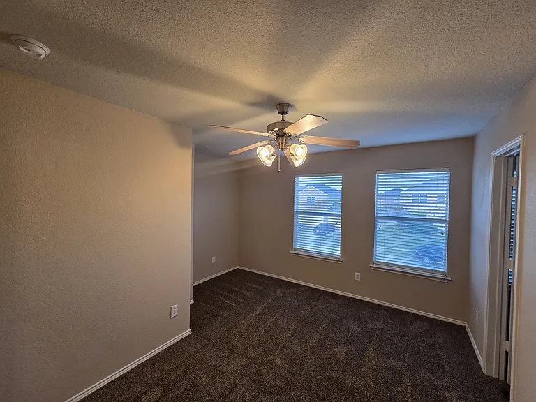 8138 Mossberg Dr — Photo 25