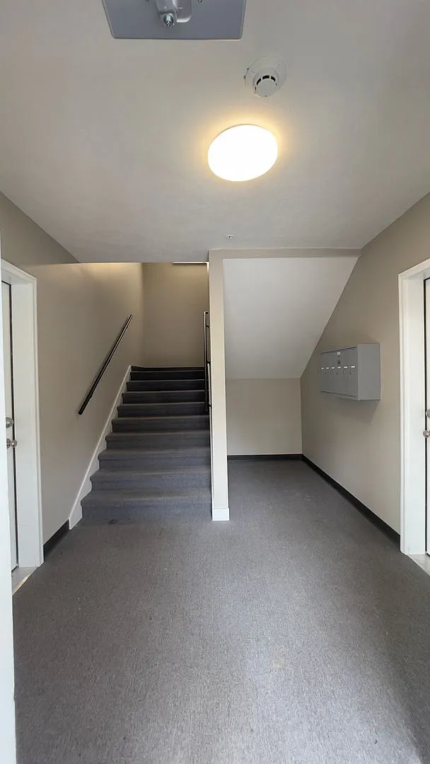 Building Photo - 700 N 22nd St #205