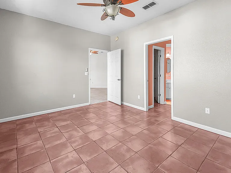 2221 Vista Cove Rd — Photo 15