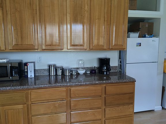 5th image of 438 Baden Ave