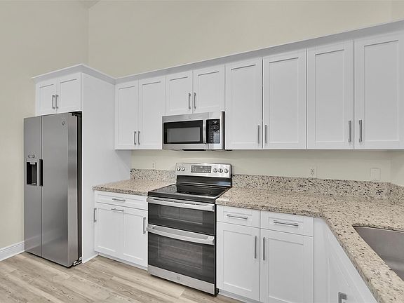 5th image of 7524 Pinewalk Drive #173