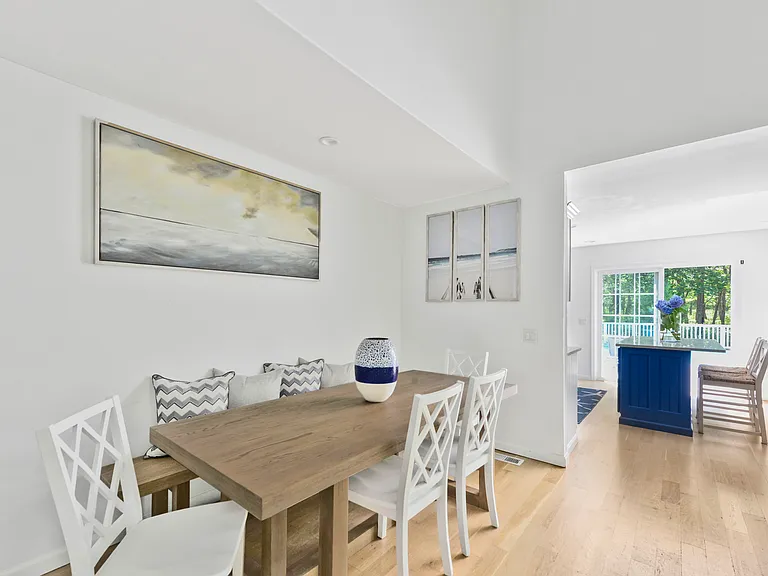 44 Montauk Ave — Photo 7