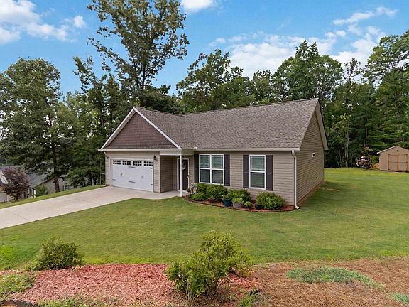 2nd image of 136 N Forest Cir