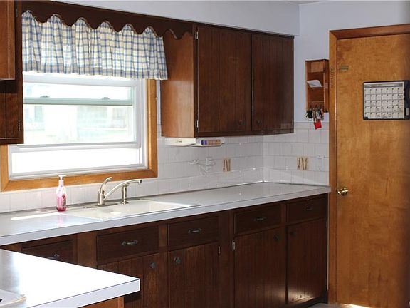 4th image of 63 McKenzie Ct