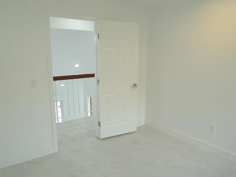 2623 E Maureen St — Photo 24