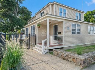 1 6th St, Hull, MA 02045