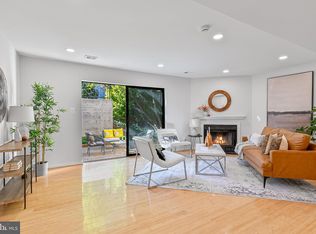 8912 Battery Pl #7, Bethesda, MD 20814