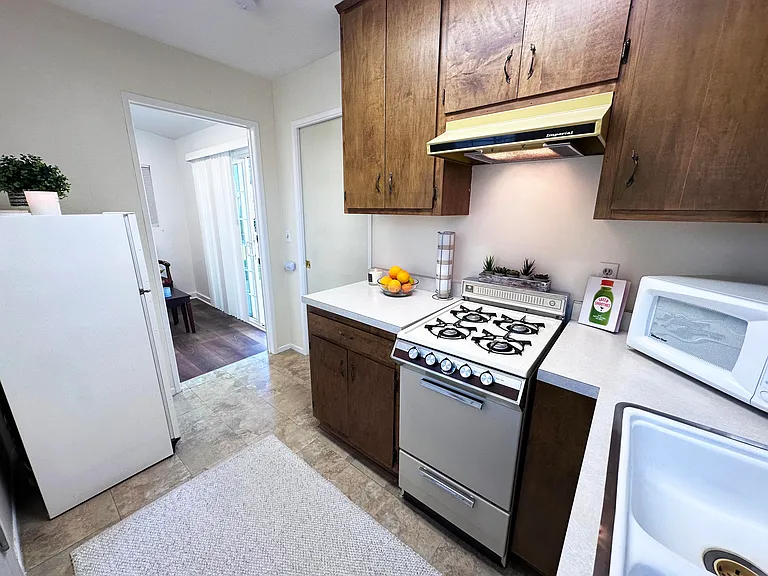 7445 Orion Ave — Photo 8