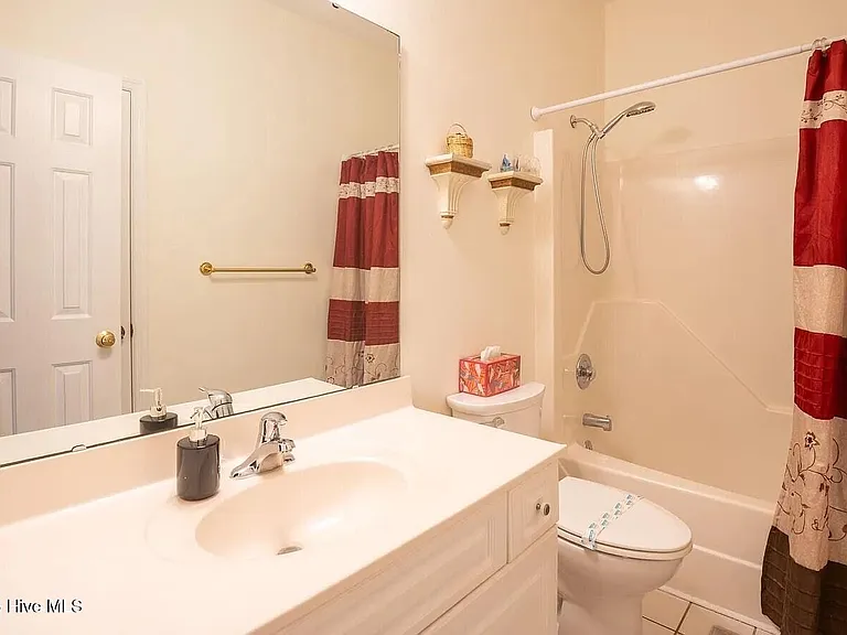 3326 Saint James Dr SE — Photo 11