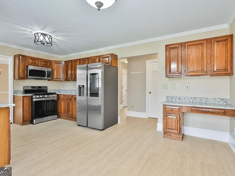 544 Sullivan Rd — Photo 18
