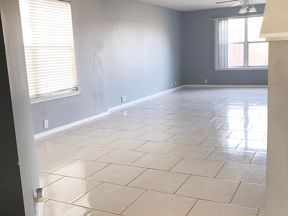 3rd image of 6505 Rosethorn Dr
