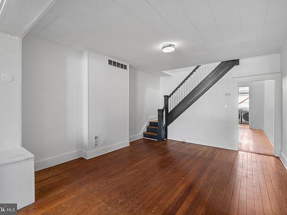 4th image of 3822 6th St