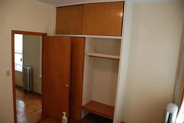 Rented by Web Realty Group Inc | media 5