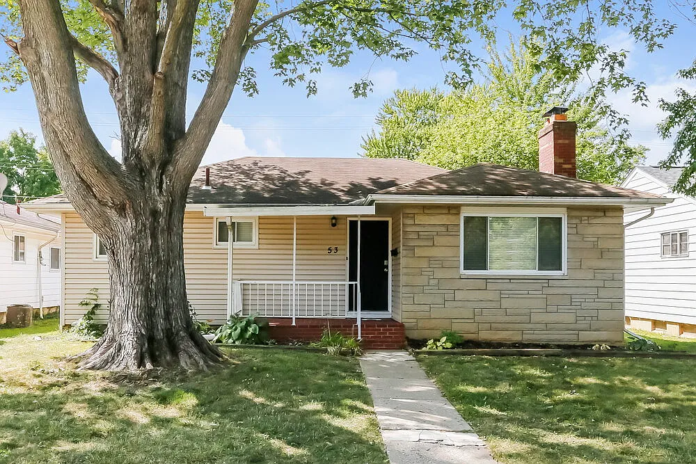 3 bed, 1.0 bath, 1080 sqft, $1,795 — Photo 1