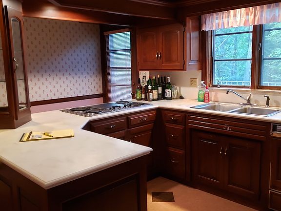 Main floor kitchen