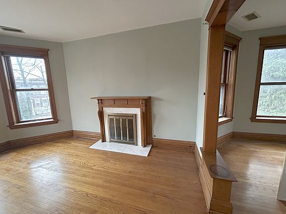 3rd image of 2112 W Grace St #1