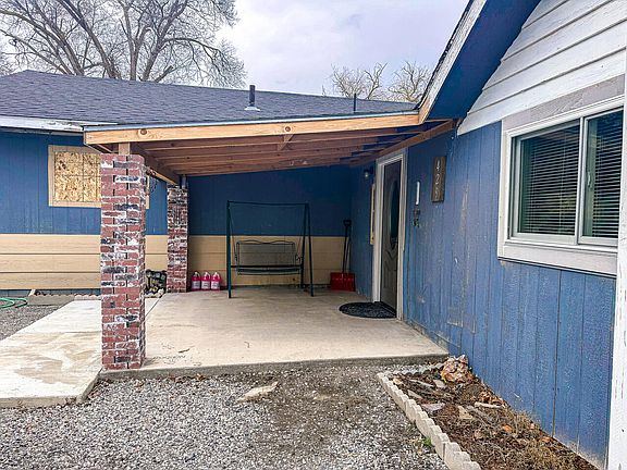 3rd image of 429 Miller Island Rd