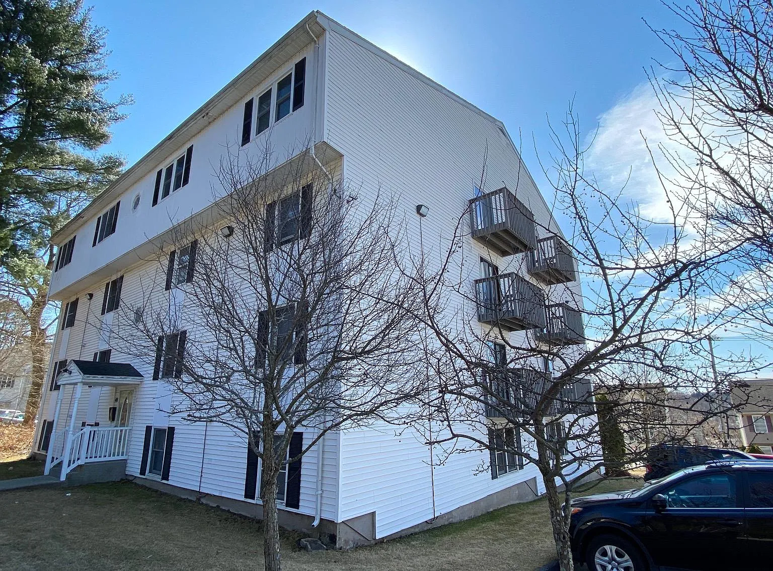 2 bed, 852 sqft, $1,900 — Photo 3