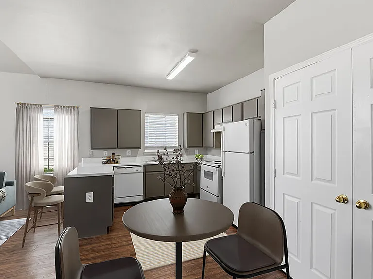 Almeda Park Apartments — Photo 17