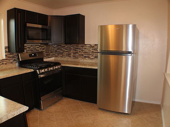 3rd image of 429 Duran Pl Studio A