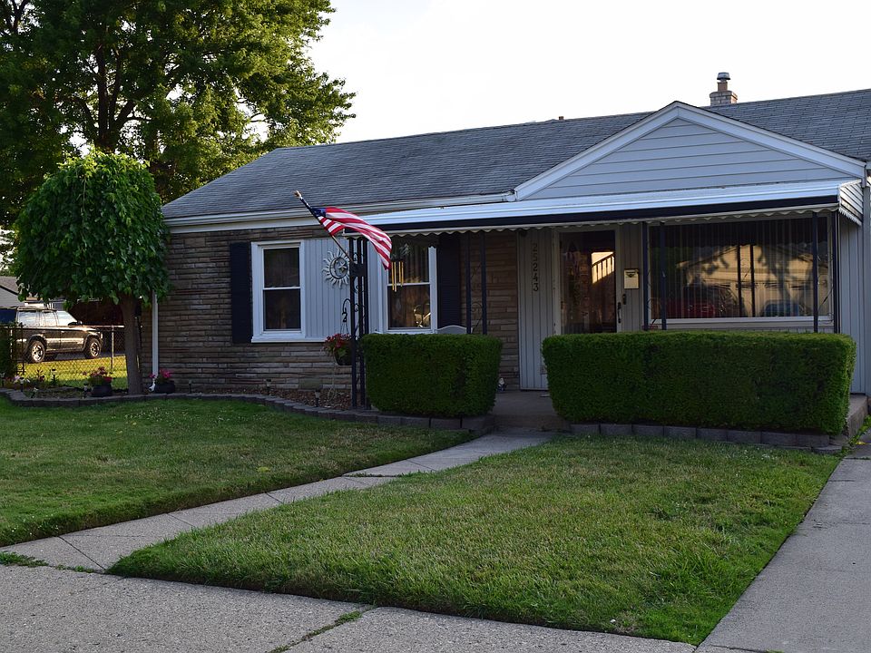 1st image of 25243 Fern St