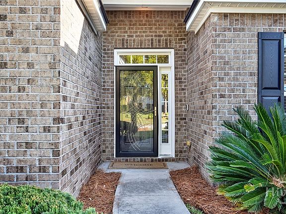 3rd image of 110 Austin Way