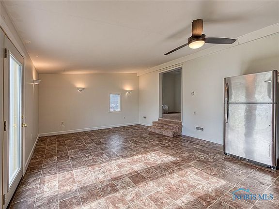 2nd image of 2862 115th St