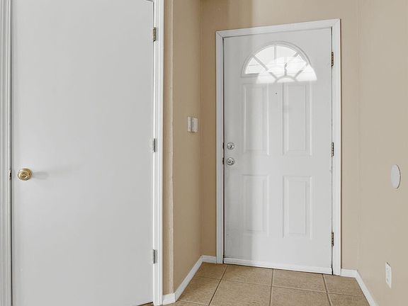 5th image of 3413 Yellow Rose St