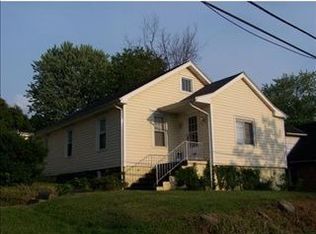81 Woodside Rd, North Huntingdon, PA 15642