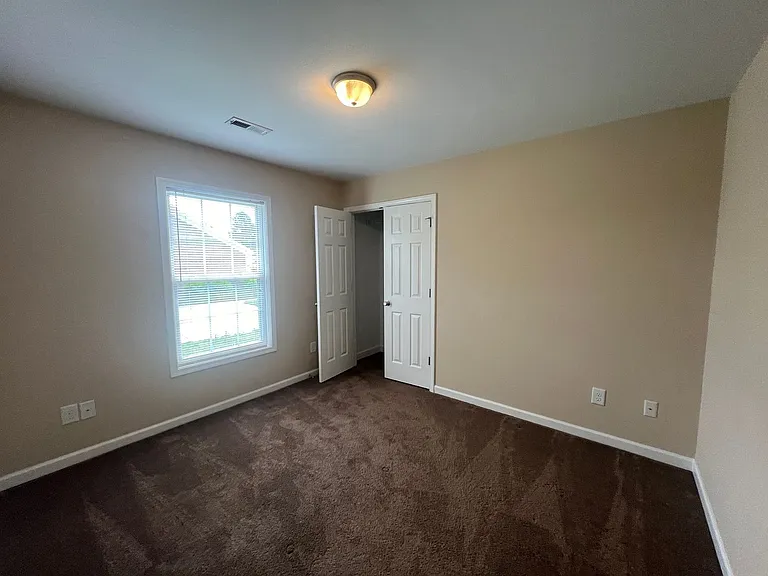 712 E Catawba St #B — Photo 15