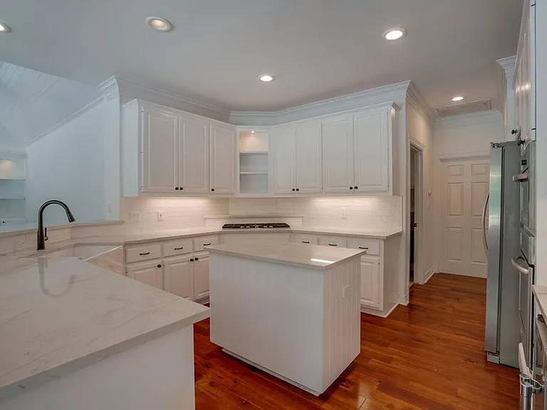 10200 Treasure Island Dr — Photo 7