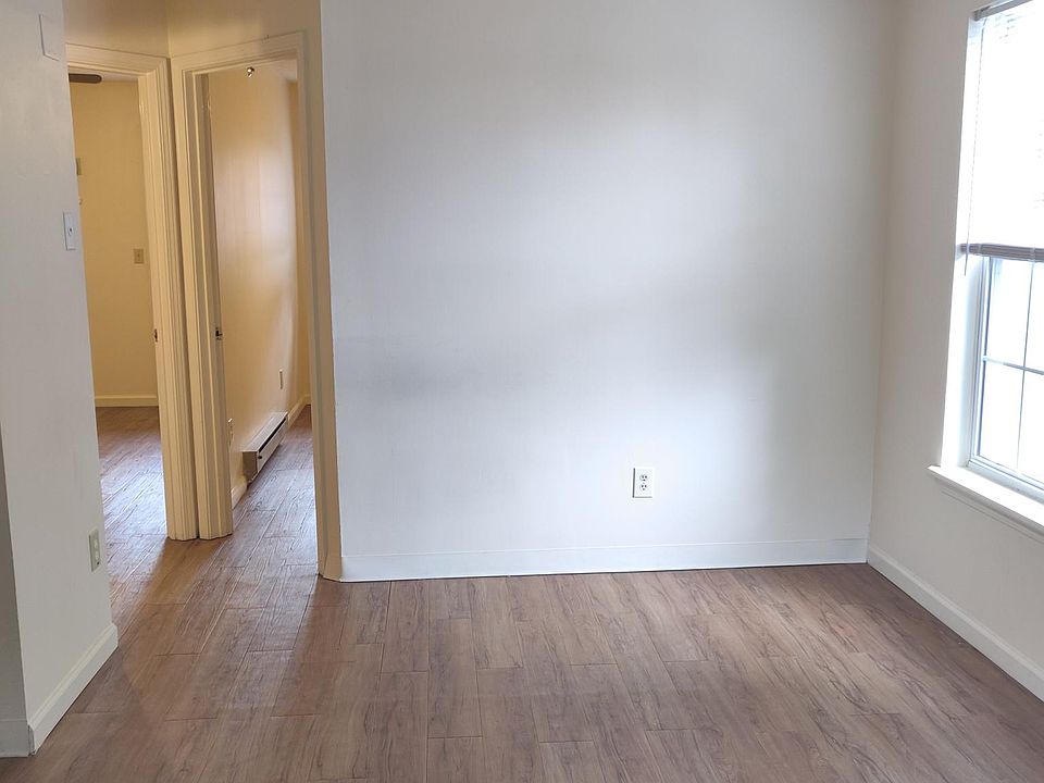 1st image of 242 Arlington Ave #1