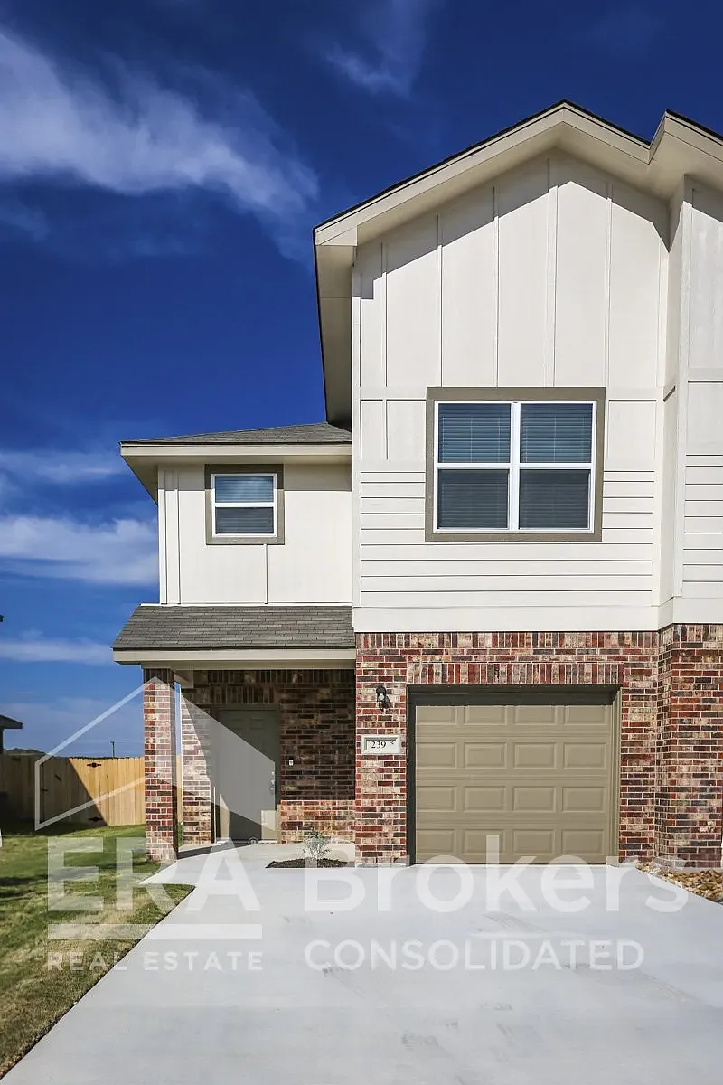 Building Photo - 239 Green Valley Dr