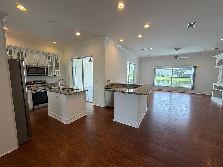 3425 Anton Ct — Photo 3