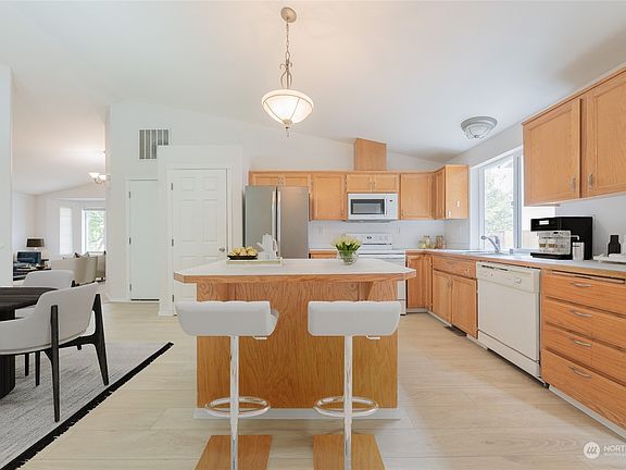 3rd image of 18404 80th Avenue Ct E