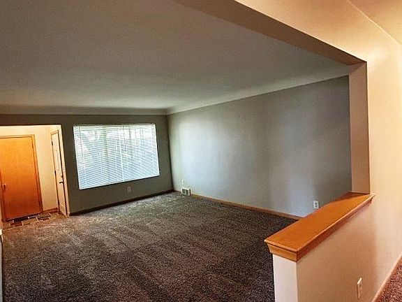 3rd image of 5274 Earl Dr