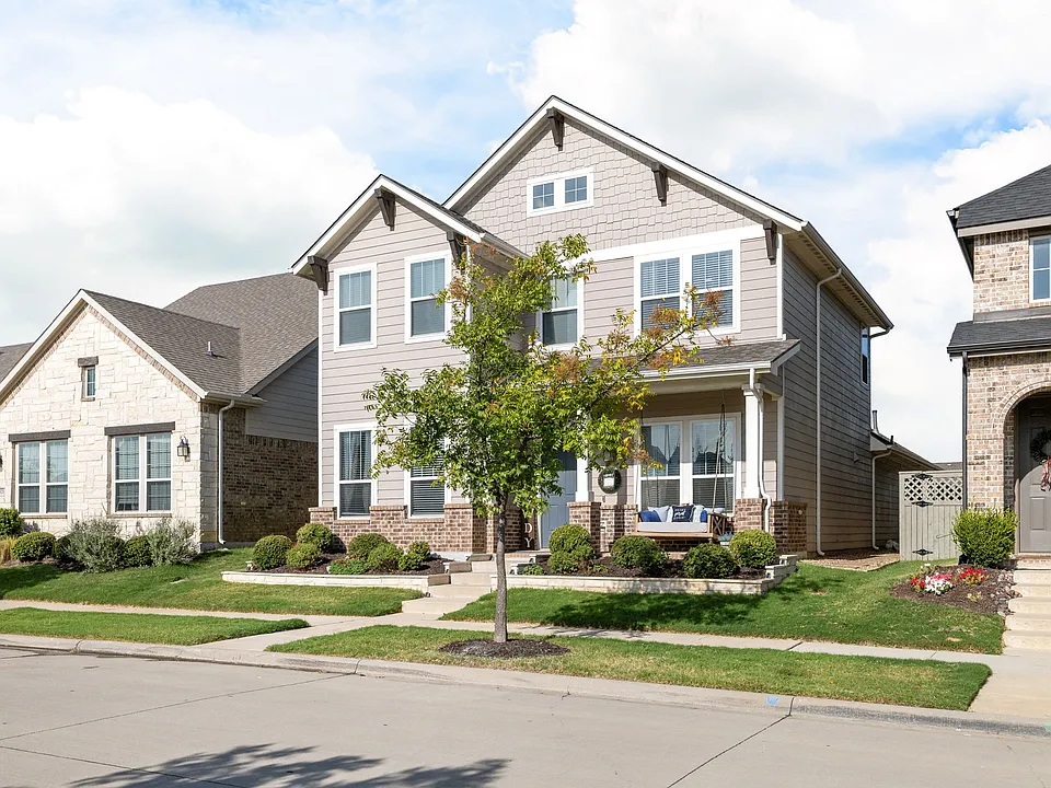 816 Pearl Pl