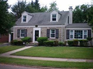 111 Roger White Dr, Hamden, CT 06511