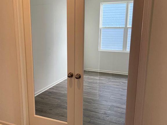 3rd image of 10367 Morse Place St