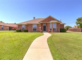 1604 Spencer Ln, Cleburne, TX 76033