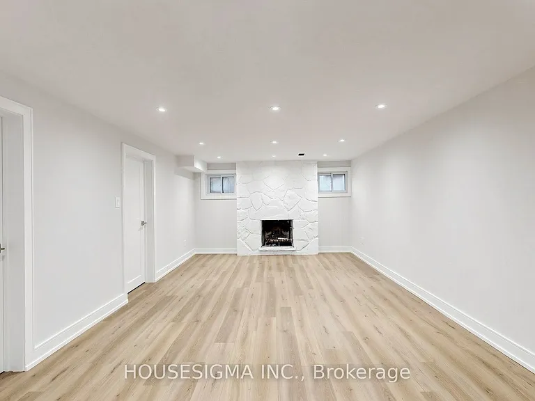 126 Woodward Ave — Photo 14