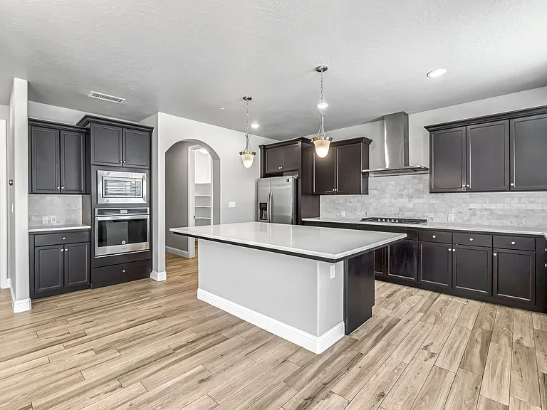 1683 N Ryan Ave — Photo 10